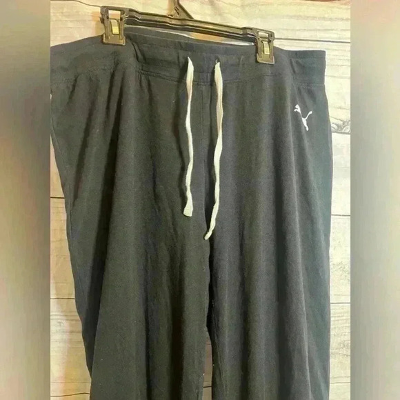 Puma black and white sweatpants - Picture 3 of 5